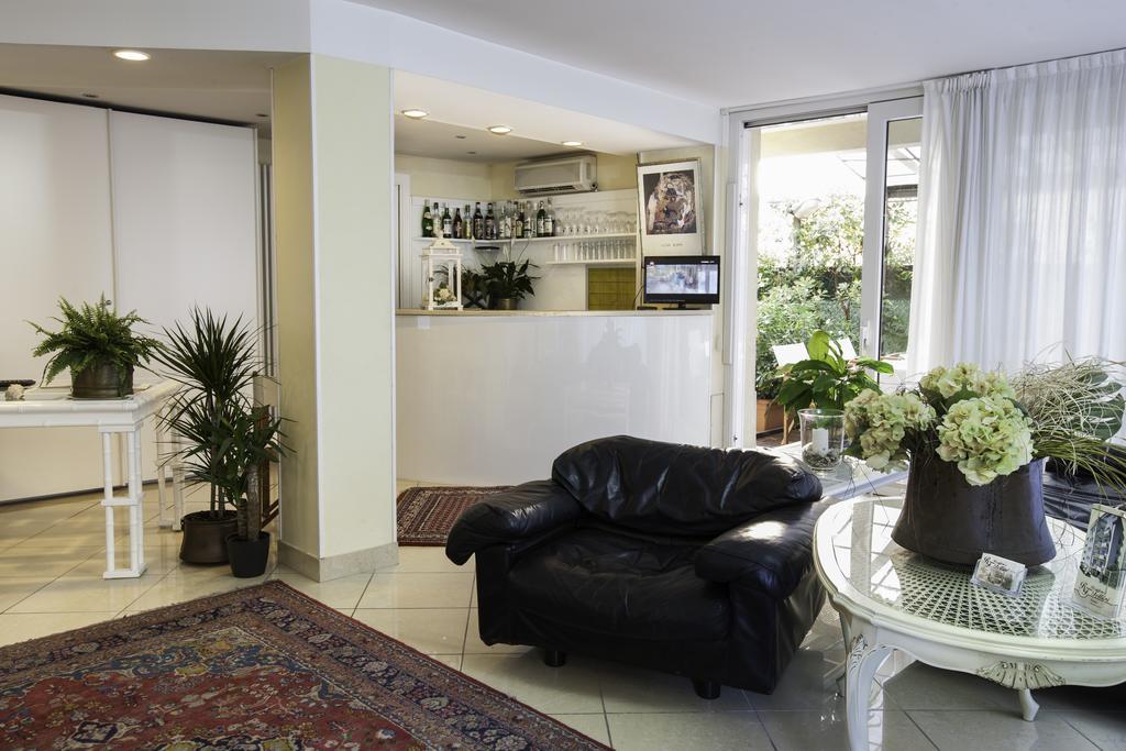 Residence Fellini Rimini Exterior foto
