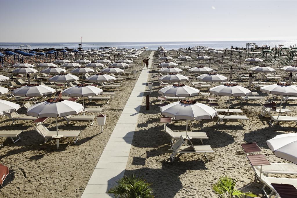 Residence Fellini Rimini Exterior foto